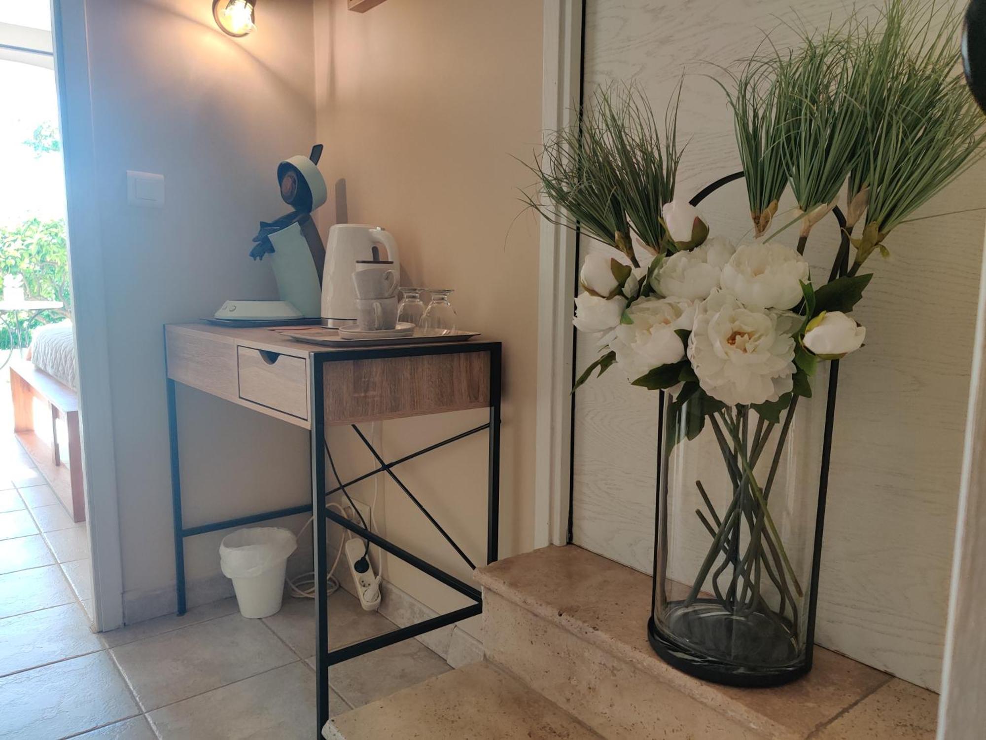 Les Collines De St Paul Bed & Breakfast Сен Пол дьо Ванс Екстериор снимка
