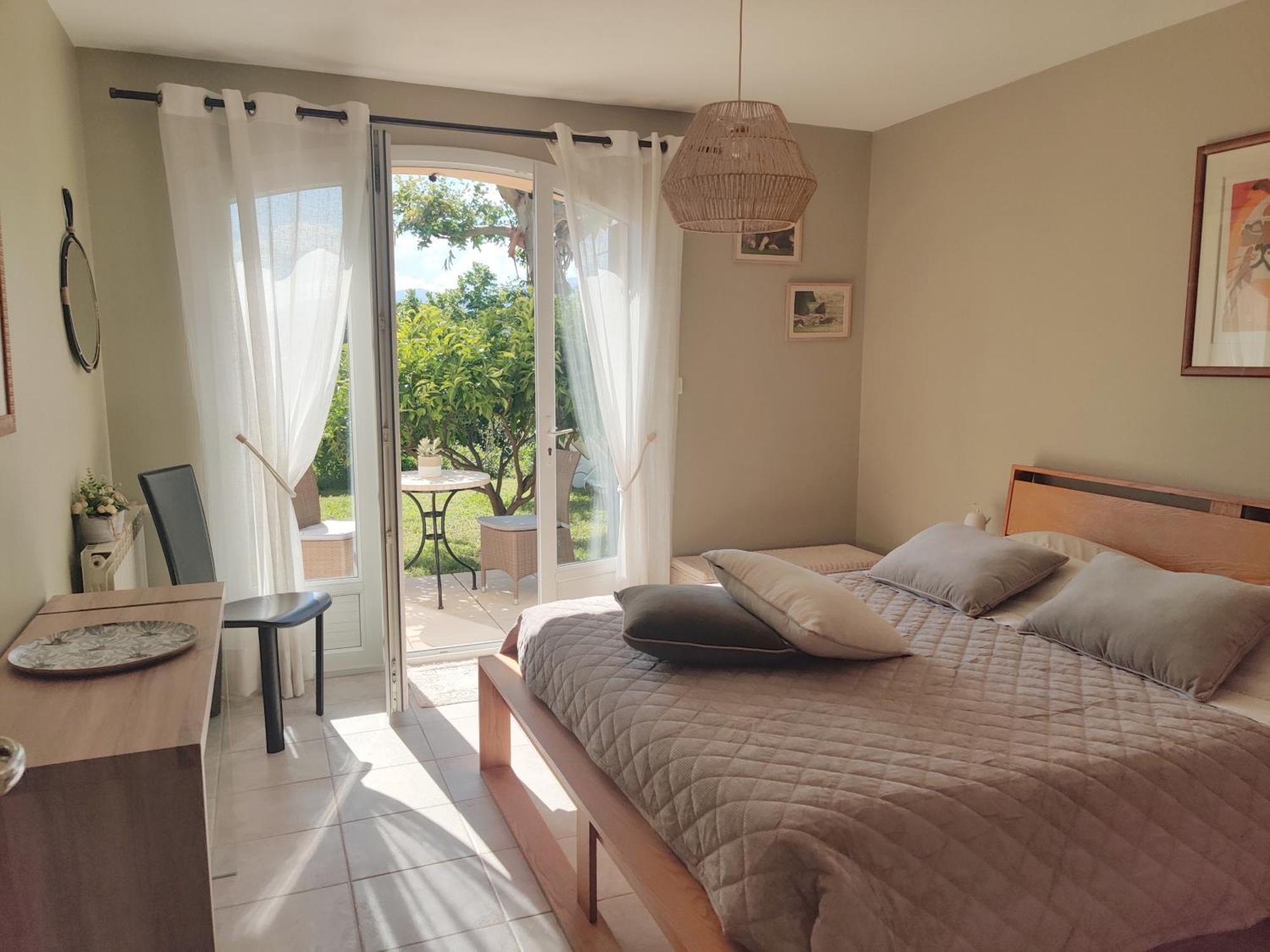 Les Collines De St Paul Bed & Breakfast Сен Пол дьо Ванс Екстериор снимка