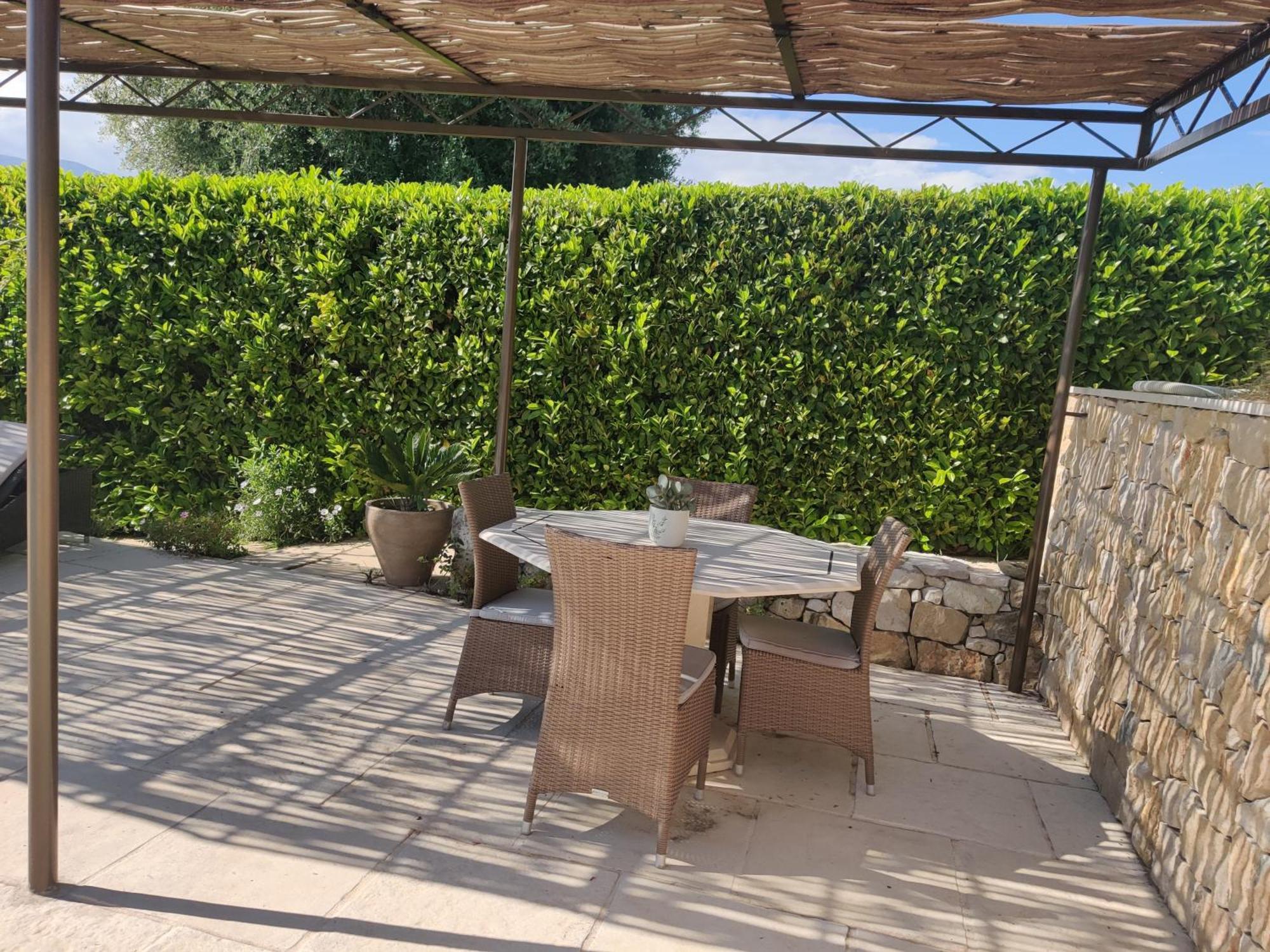 Les Collines De St Paul Bed & Breakfast Сен Пол дьо Ванс Екстериор снимка